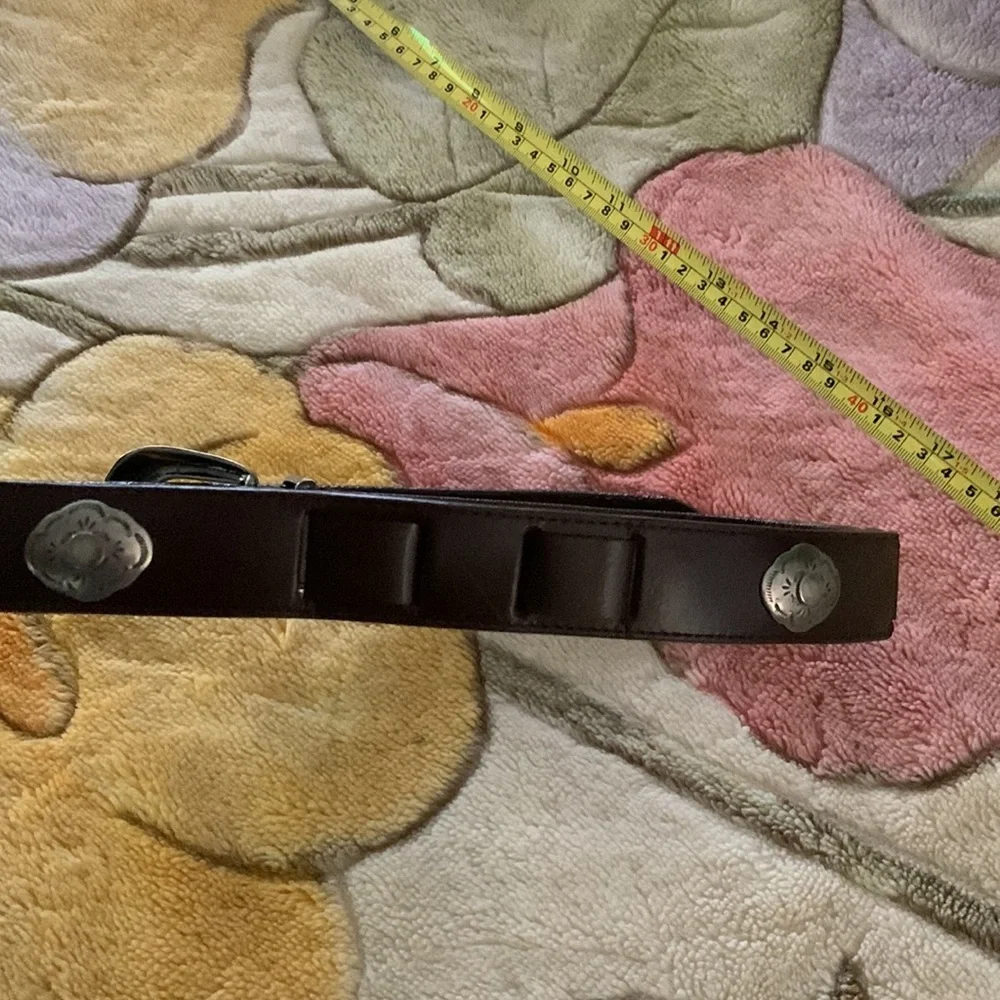 Genuine leather man made belt size small medium western cowboy